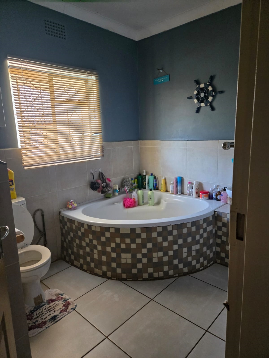 3 Bedroom Property for Sale in Wilkoppies North West